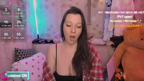 Snapshot of mystic_lilly chatting on April 13, 2026, 6:57 pm Lilly magic lilly online show from April 13, 2026, 6:57 pm
