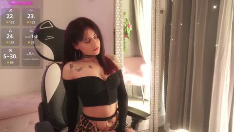 Snapshot of mysticxkitty chatting on December 1, 2024, 5:02 pm Kamile Get to know me better Subscribe to my OnlyFans Mysticxkitty online show from December 1, 2024, 5:02 pm