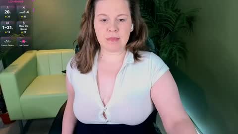 Snapshot of mystimerlina chatting on March 31, 2026, 7:42 am merlin online show from March 31, 2026, 7:42 am