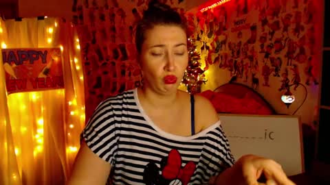 Snapshot of mystydew chatting on January 28, 2025, 3:57 pm MystyDew online show from January 28, 2025, 3:57 pm