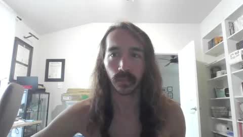 mythrowawayatx online show from December 18, 2024, 5:10 pm