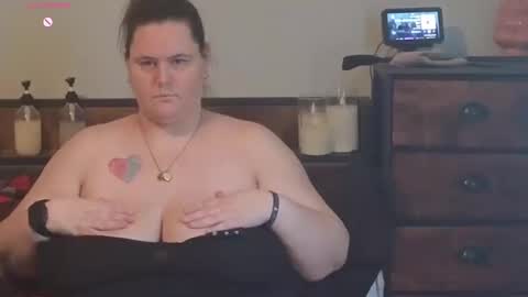 Snapshot of mzjuicybootay2169 chatting on October 10, 2025, 7:57 pm Mzjuicybootay online show from October 10, 2025, 7:57 pm