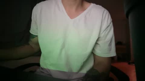 Snapshot of n1_ca chatting on November 9, 2025, 10:24 am n1_ca online show from November 9, 2025, 10:24 am