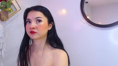 naamah_b online show from December 3, 2024, 1:21 pm