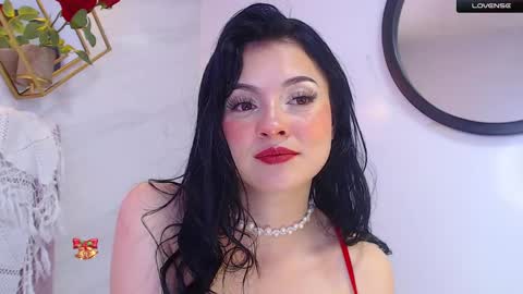 naamah_b online show from December 15, 2024, 5:31 pm