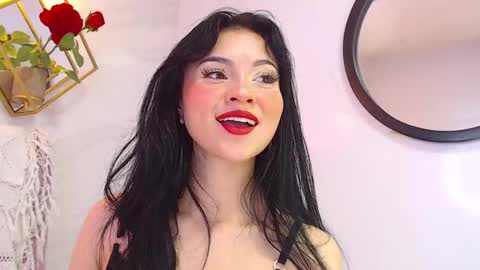 naamah_b online show from December 16, 2024, 1:43 pm