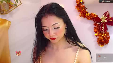 naamah_b online show from December 20, 2024, 2:27 pm