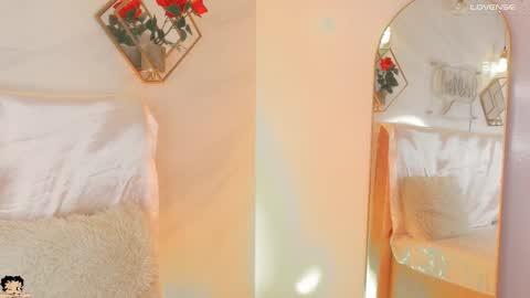 Snapshot of naamah_b chatting on September 26, 2025, 2:10 pm naamah_b online show from September 26, 2025, 2:10 pm