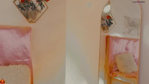 Snapshot of naamah_b chatting on October 16, 2025, 2:18 pm naamah_b online show from October 16, 2025, 2:18 pm