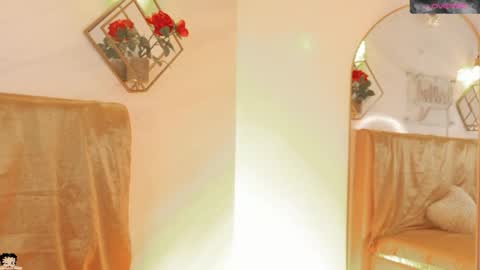 naamah_b online show from May 9, 2026, 3:06 pm