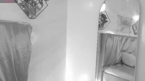 Snapshot of naamah_b chatting on June 18, 2026, 2:43 pm naamah_b online show from June 18, 2026, 2:43 pm