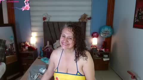 nadia_84 online show from June 18, 2026, 11:36 am