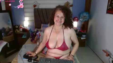 nadia_84 online show from June 22, 2026, 7:22 pm