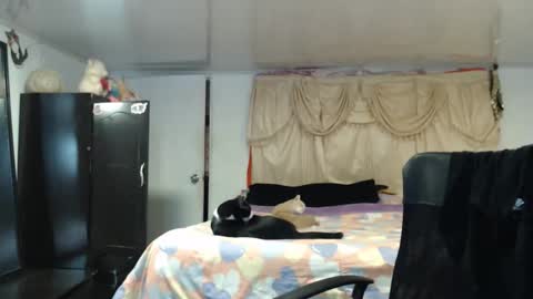 Nadia  online show from December 23, 2025, 12:41 am