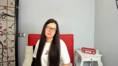 Snapshot of nadiatrue chatting on June 19, 2026, 6:18 am nadiatrue online show from June 19, 2026, 6:18 am