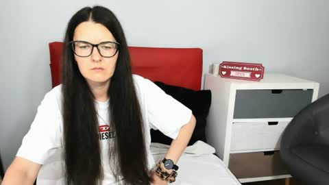 Snapshot of nadiatrue chatting on June 19, 2026, 6:23 pm nadiatrue online show from June 19, 2026, 6:23 pm
