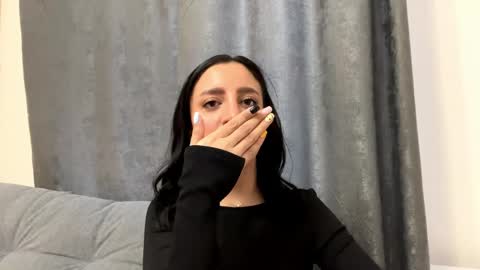 Snapshot of nadinevanni chatting on May 31, 2026, 1:40 pm Leya online show from May 31, 2026, 1:40 pm