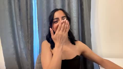 Snapshot of nadinevanni chatting on June 14, 2026, 1:02 pm Leya online show from June 14, 2026, 1:02 pm