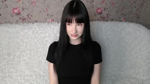 Naemi online show from May 9, 2026, 3:06 pm