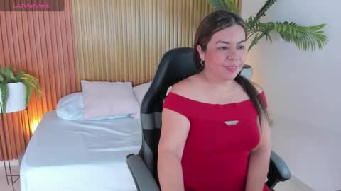 N A H I A online show from January 5, 2026, 5:27 pm