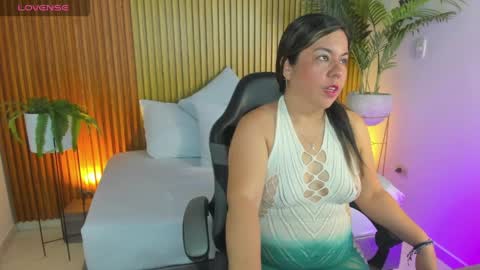 Snapshot of nahia_13 chatting on April 11, 2026, 2:05 am N A H I A online show from April 11, 2026, 2:05 am