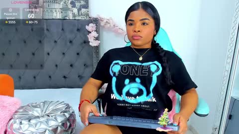 Snapshot of nahiarareina chatting on December 8, 2024, 1:47 pm NahiaraReina online show from December 8, 2024, 1:47 pm