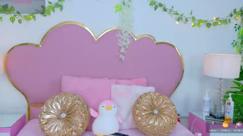 Snapshot of nahiarareina chatting on October 27, 2025, 12:53 pm NahiaraReina online show from October 27, 2025, 12:53 pm