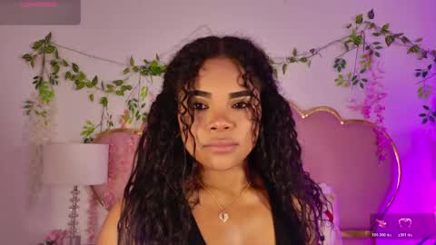 NahiaraReina  online show from May 7, 2026, 1:49 pm