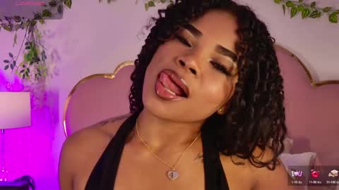 NahiaraReina  online show from June 3, 2026, 2:08 pm