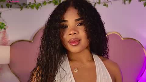 NahiaraReina  online show from June 10, 2026, 1:43 pm