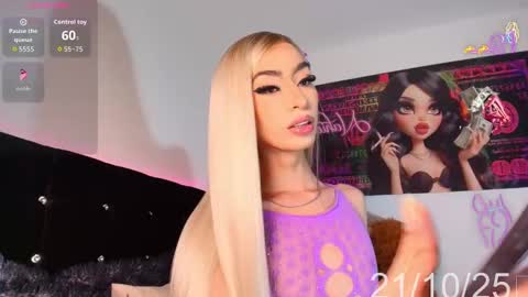 Snapshot of nahiavictoria chatting on October 21, 2025, 12:39 pm NahiaVictoria  online show from October 21, 2025, 12:39 pm