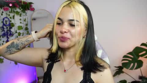 Snapshot of naho_4269 chatting on March 6, 2026, 1:02 am Naho Sigueme en mis Redes Sociales Follow me on my social networks online show from March 6, 2026, 1:02 am