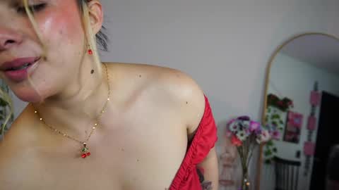 Snapshot of naho_4269 chatting on April 10, 2026, 1:33 am Naho Sigueme en mis Redes Sociales Follow me on my social networks online show from April 10, 2026, 1:33 am