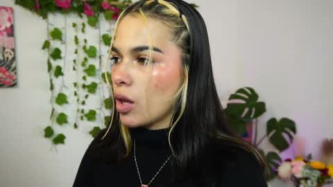 Snapshot of naho_4269 chatting on April 11, 2026, 1:43 am Naho Sigueme en mis Redes Sociales Follow me on my social networks online show from April 11, 2026, 1:43 am