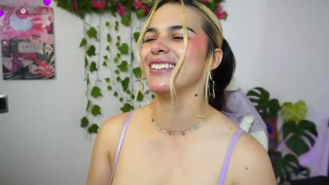 Snapshot of naho_4269 chatting on May 12, 2026, 12:19 am Naho Sigueme en mis Redes Sociales Follow me on my social networks online show from May 12, 2026, 12:19 am