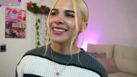 Snapshot of naho_4269 chatting on June 12, 2026, 2:21 am Naho Sigueme en mis Redes Sociales Follow me on my social networks online show from June 12, 2026, 2:21 am