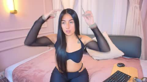 Snapshot of nahomi_key_ chatting on October 20, 2025, 8:20 pm Nahomi online show from October 20, 2025, 8:20 pm