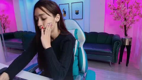 Nahomi online show from February 19, 2025, 3:49 pm