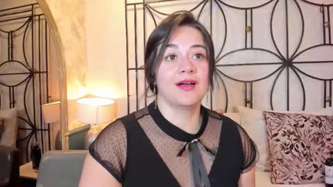 Snapshot of nahomi_sweett chatting on September 25, 2025, 11:03 am Nahomi  online show from September 25, 2025, 11:03 am