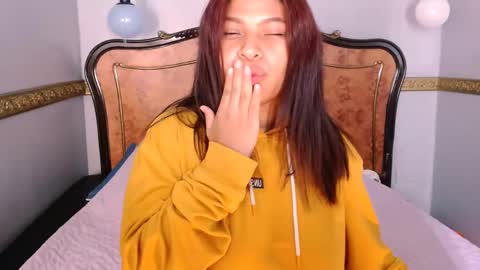 Snapshot of nahomi_tyler chatting on February 27, 2025, 6:40 am Nahomy online show from February 27, 2025, 6:40 am
