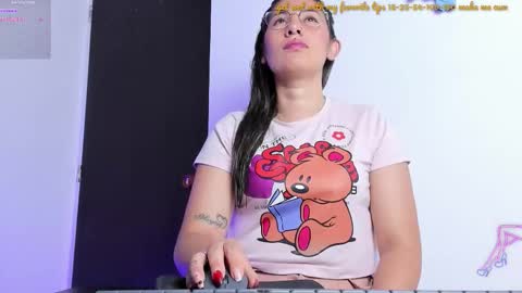 Snapshot of nahomiblakee chatting on October 14, 2025, 9:15 pm Nahomi  Carol online show from October 14, 2025, 9:15 pm