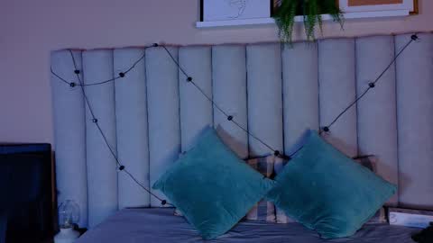  VICTORIA  online show from March 23, 2026, 8:02 pm