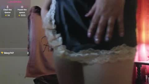nahomicastell online show from September 10, 2025, 6:52 pm