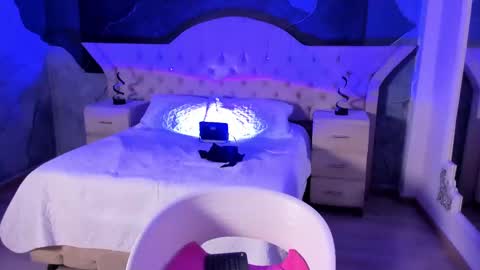 Snapshot of nahomirichards chatting on February 14, 2025, 4:37 am Nahomi online show from February 14, 2025, 4:37 am