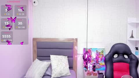 Snapshot of nahomirosse chatting on September 19, 2025, 12:06 pm SHELBY online show from September 19, 2025, 12:06 pm