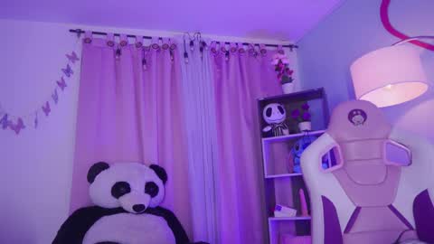 nahomy 2308 online show from May 20, 2026, 11:38 am