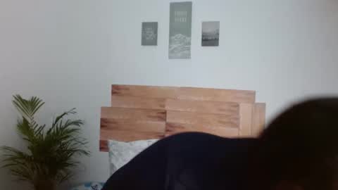 nahomy_gree online show from May 17, 2026, 2:53 am