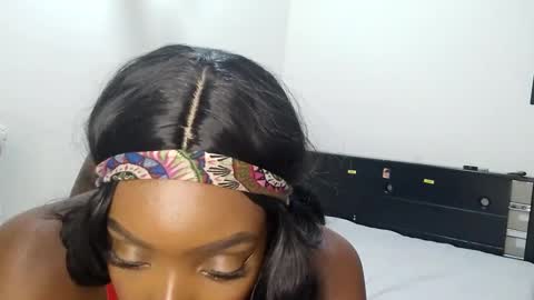 Snapshot of nahomy_smiith chatting on February 4, 2025, 4:59 am Nahomy online show from February 4, 2025, 4:59 am