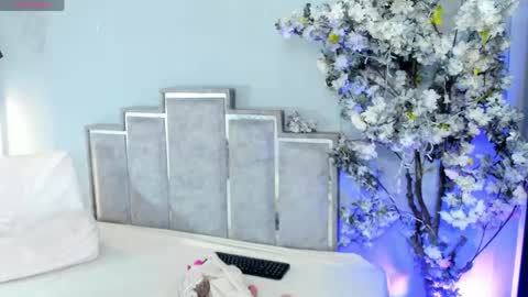 nahomycarterr online show from May 6, 2026, 11:37 am