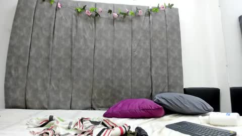 nai_78_couple online show from September 17, 2025, 12:07 pm